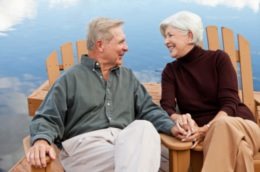 Mange drømmer om, at de engang vil få en partner, de kan have en stille, levende og fortrolig samtale med. I stedet for at skifte din partner ud foreslår jeg parterapi, hvor I sammen udvikler Jeres evne til at kommunikere. Og husk, det er aldrig for sent at få et bedre ægteskab eller parforhold! 